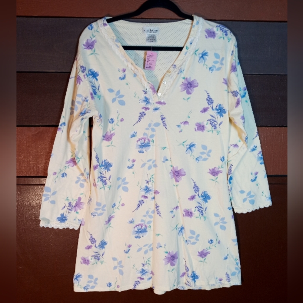 Villager Medium by Liz Claiborne Feminine Yellow Floral Long Sleeve nightshirt